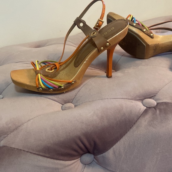 BCBG WOOD CLOGS - Picture 2 of 2